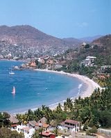 Playa La Ropa en Zihuatanejo, Mexico